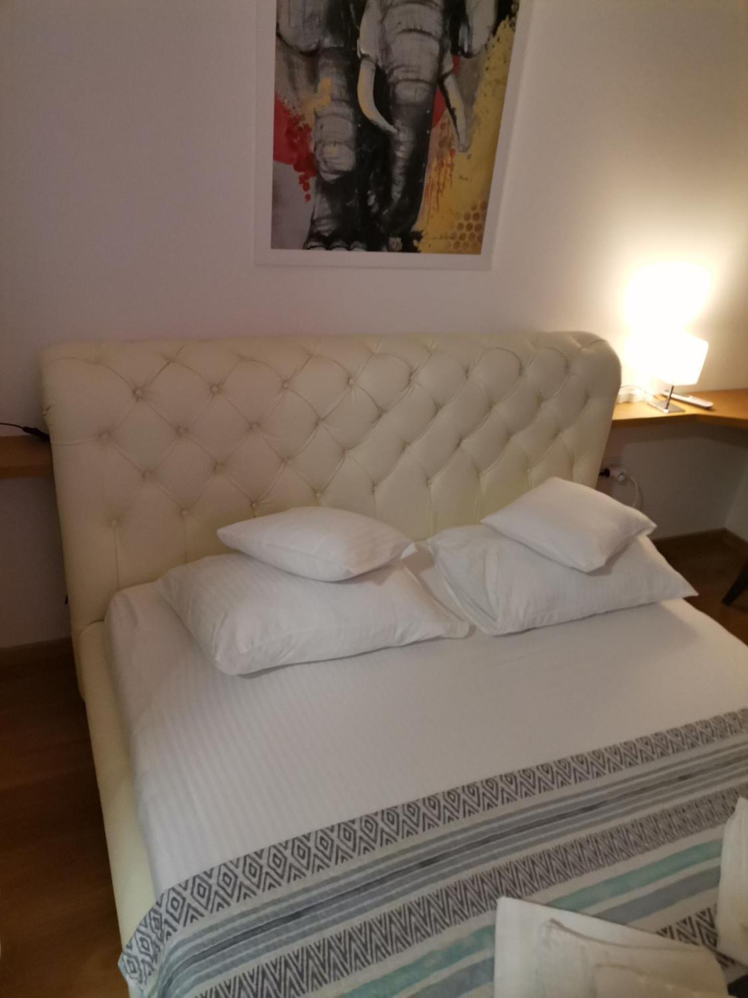 Pupin Palata Business Apartman B5 โนวีซาด ห้อง รูปภาพ