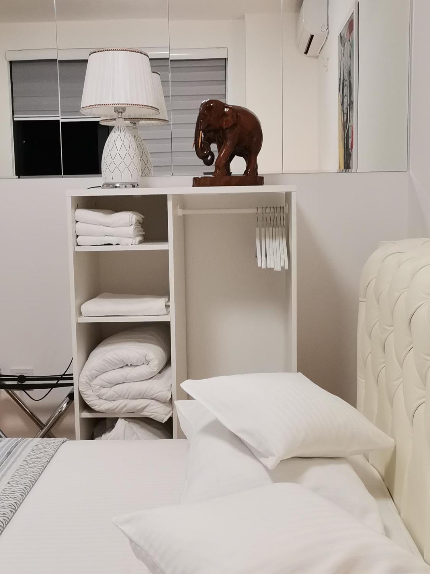 Pupin Palata Business Apartman B5 โนวีซาด ห้อง รูปภาพ