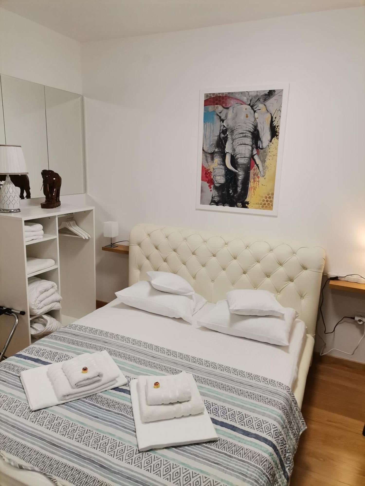Pupin Palata Business Apartman B5 โนวีซาด ห้อง รูปภาพ