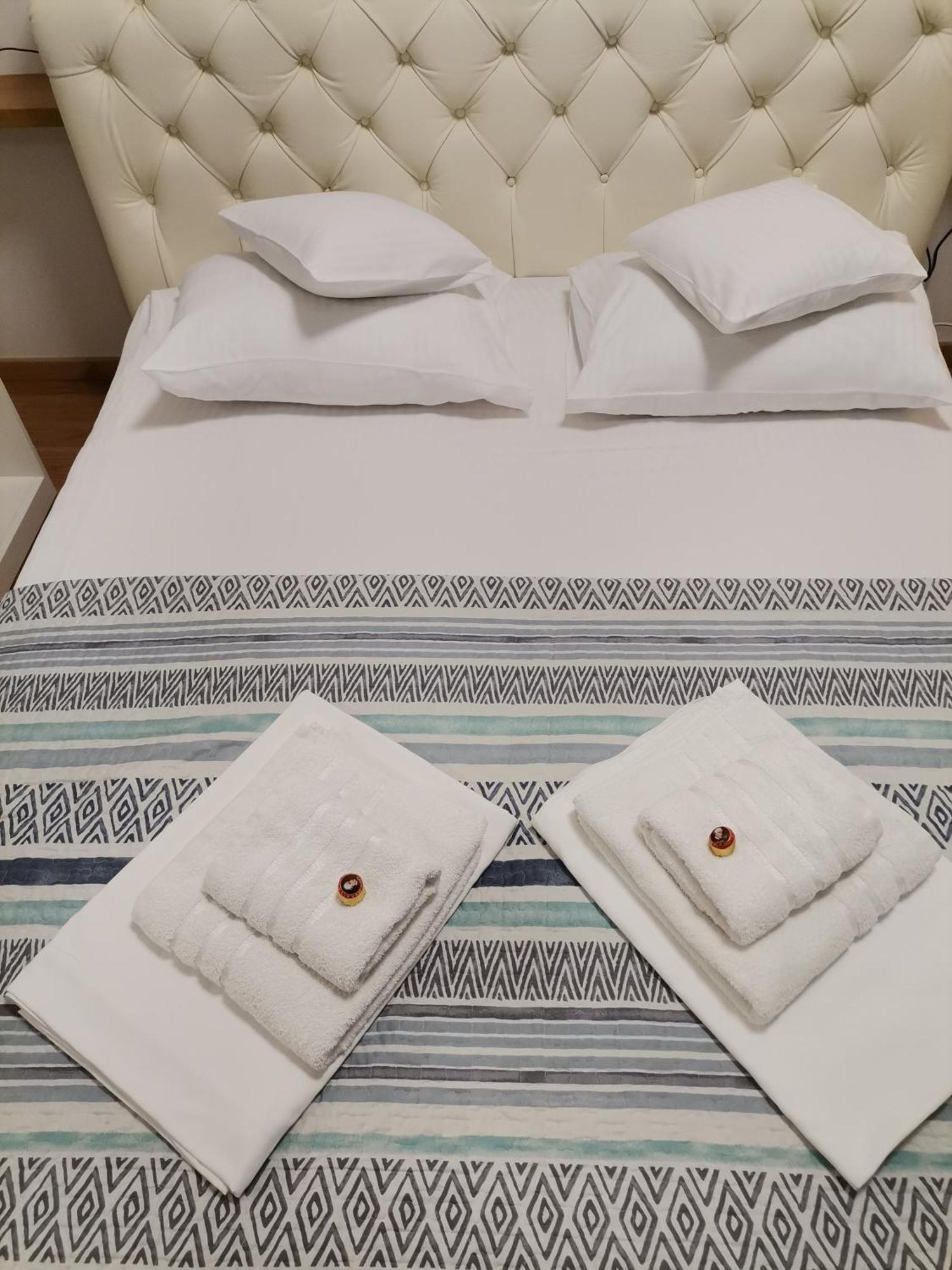 Pupin Palata Business Apartman B5 โนวีซาด ห้อง รูปภาพ
